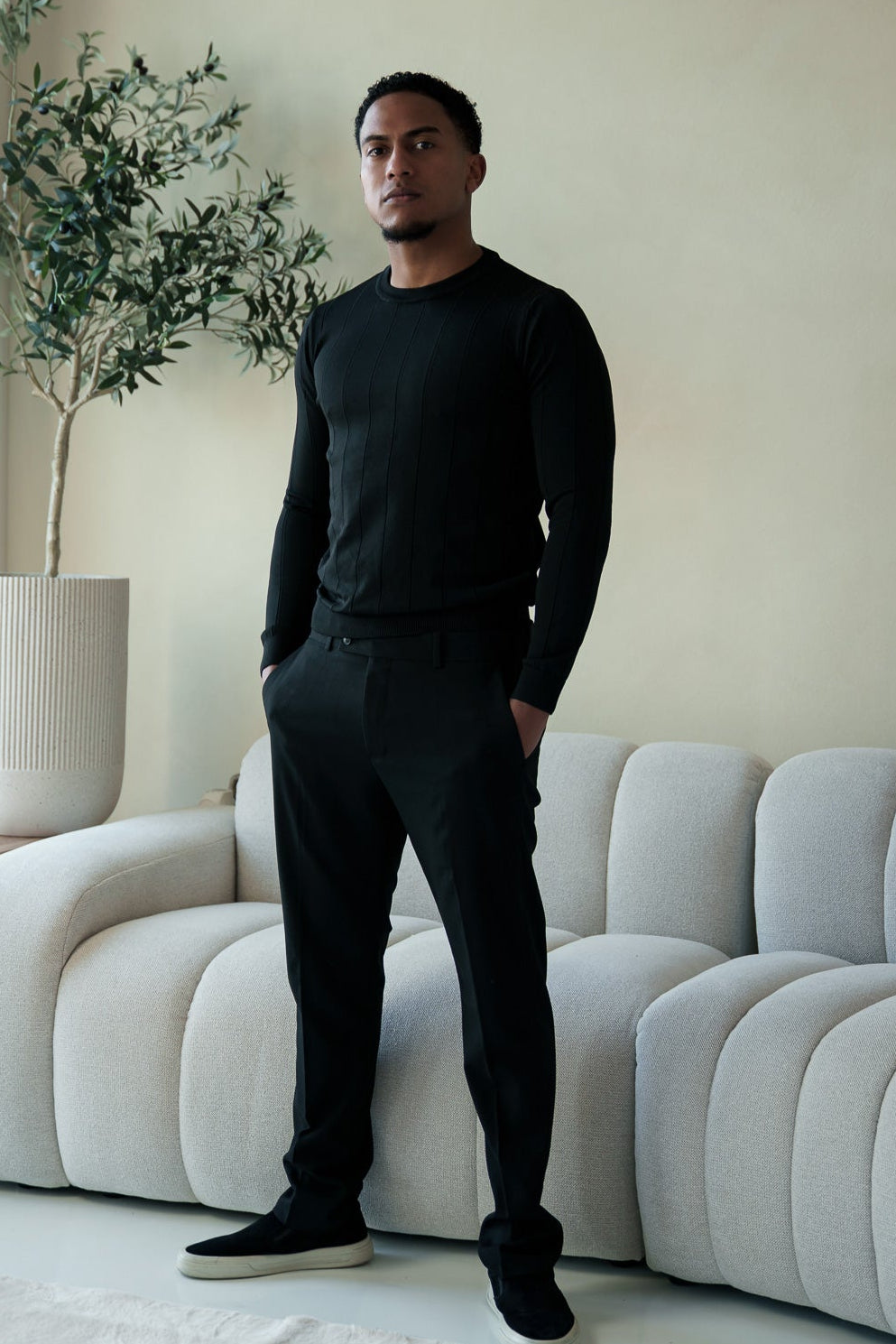 The Alexander Pullover - Deep Black