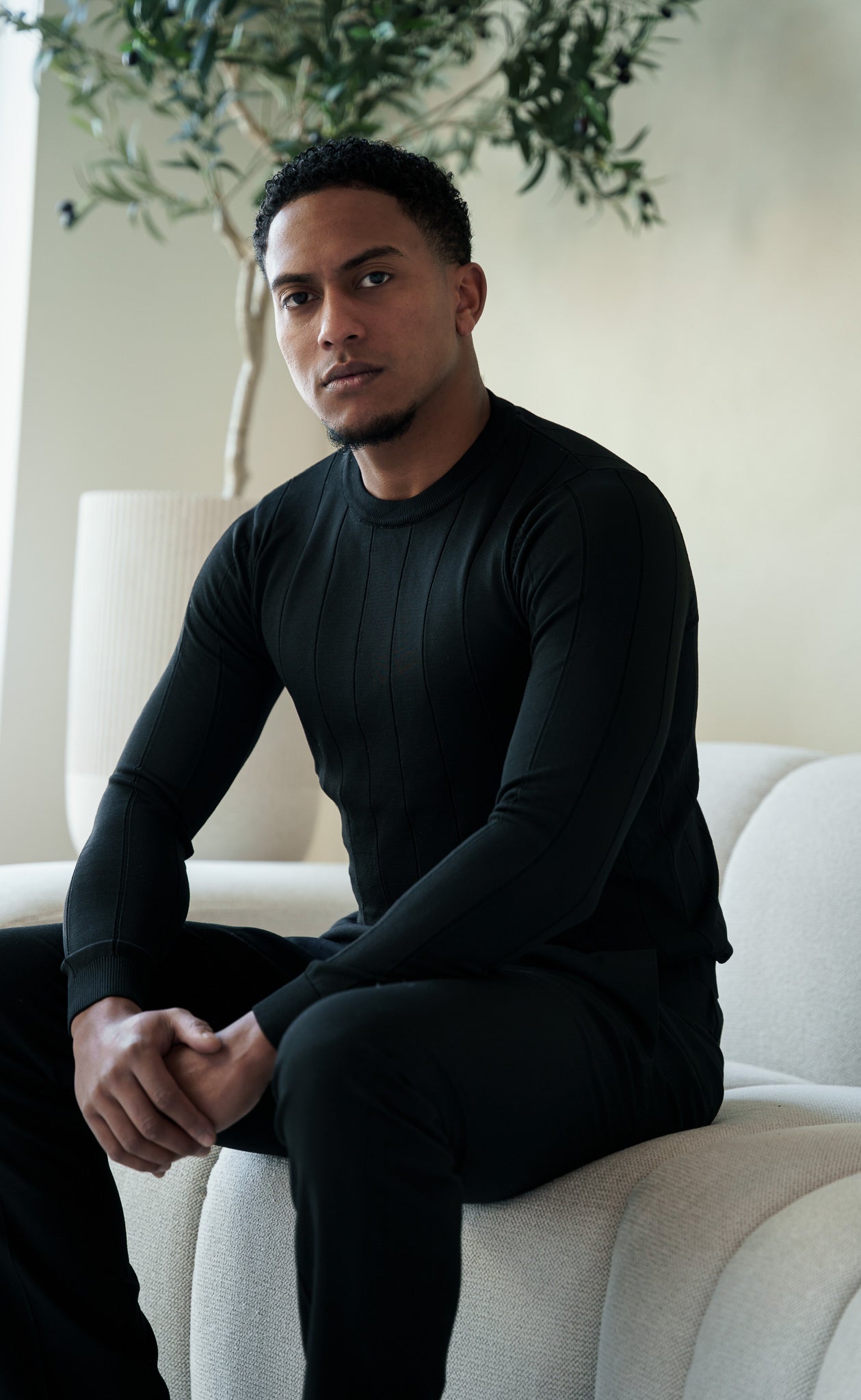 The Alexander Pullover - Deep Black